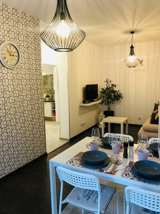 Bird House Apartment In The City Center Krasków Exteriör bild